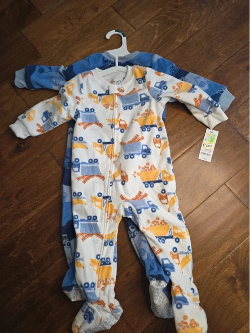 12m brand new pajamas from carter's item, 325G4